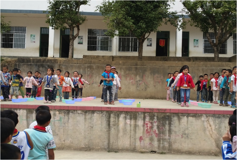 Figure 4：Six-step Handwashing Technique demonstrated at Yangxi Primary School, Sanjiang County